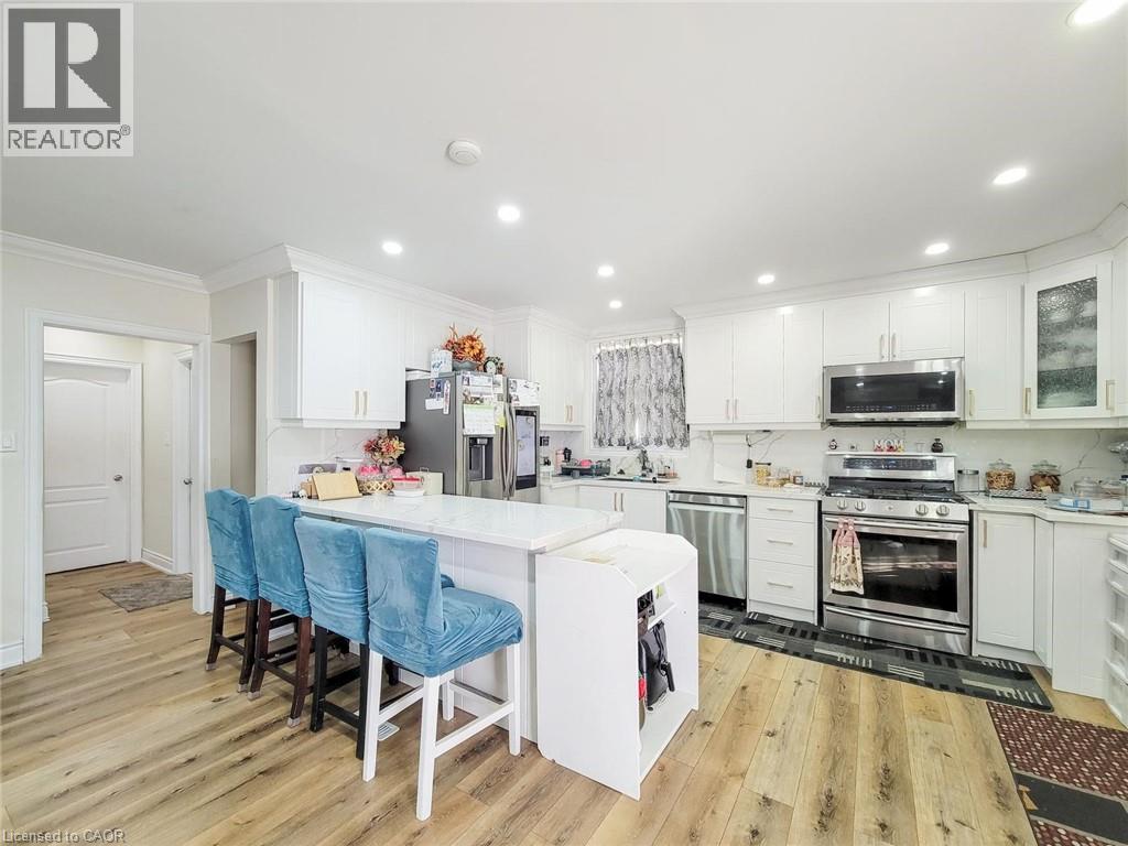 823 QUEENSDALE Avenue E - 14