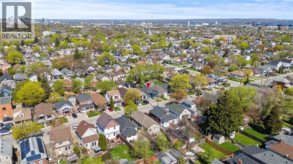 33 HUXLEY Avenue N - 28