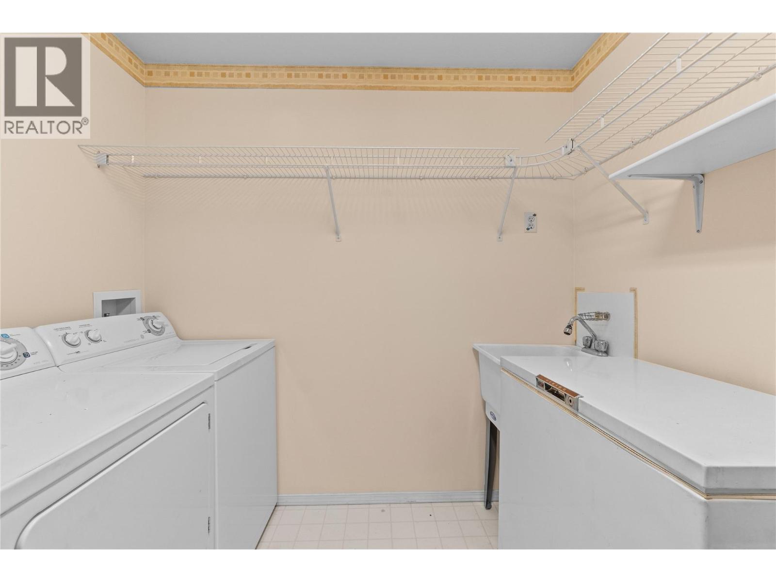 #11 153 Salmon Arm Drive - 21