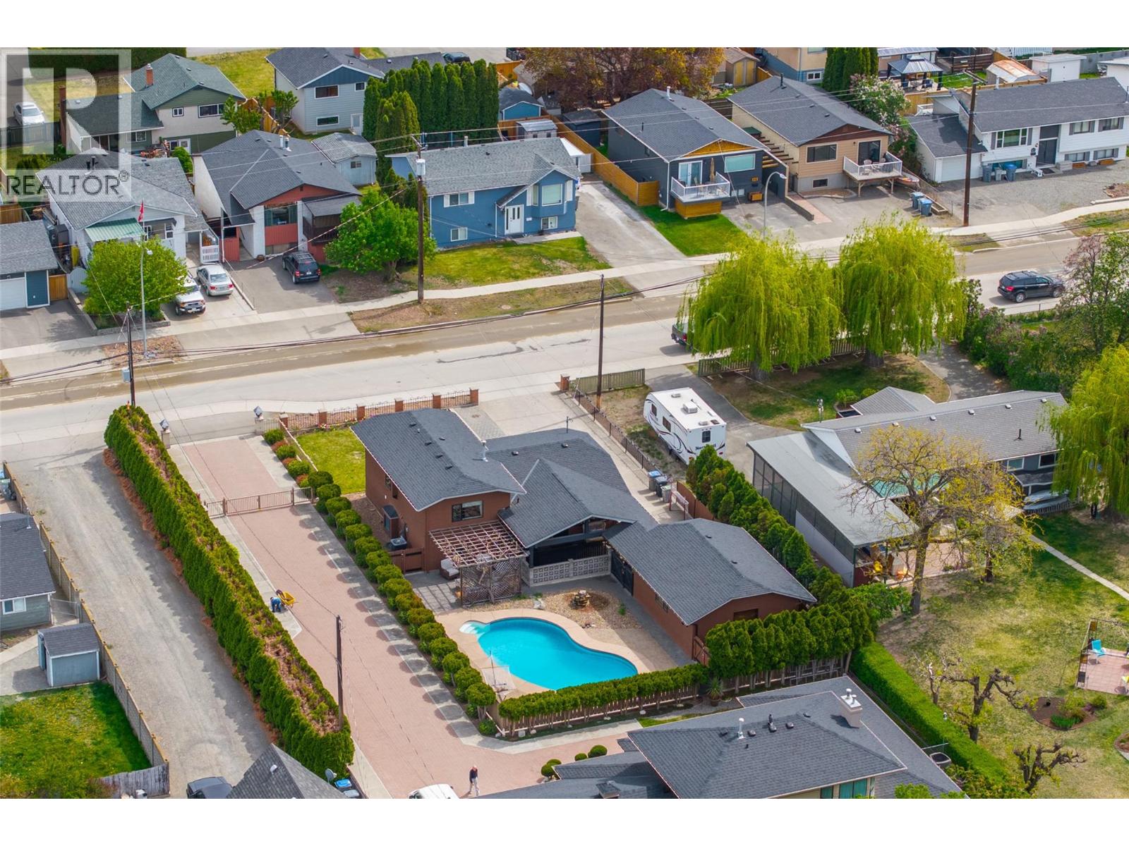 850 WINDBREAK Street - 38