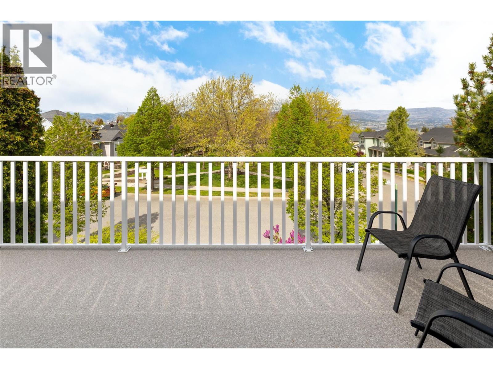 377 MCCARREN Avenue - 12