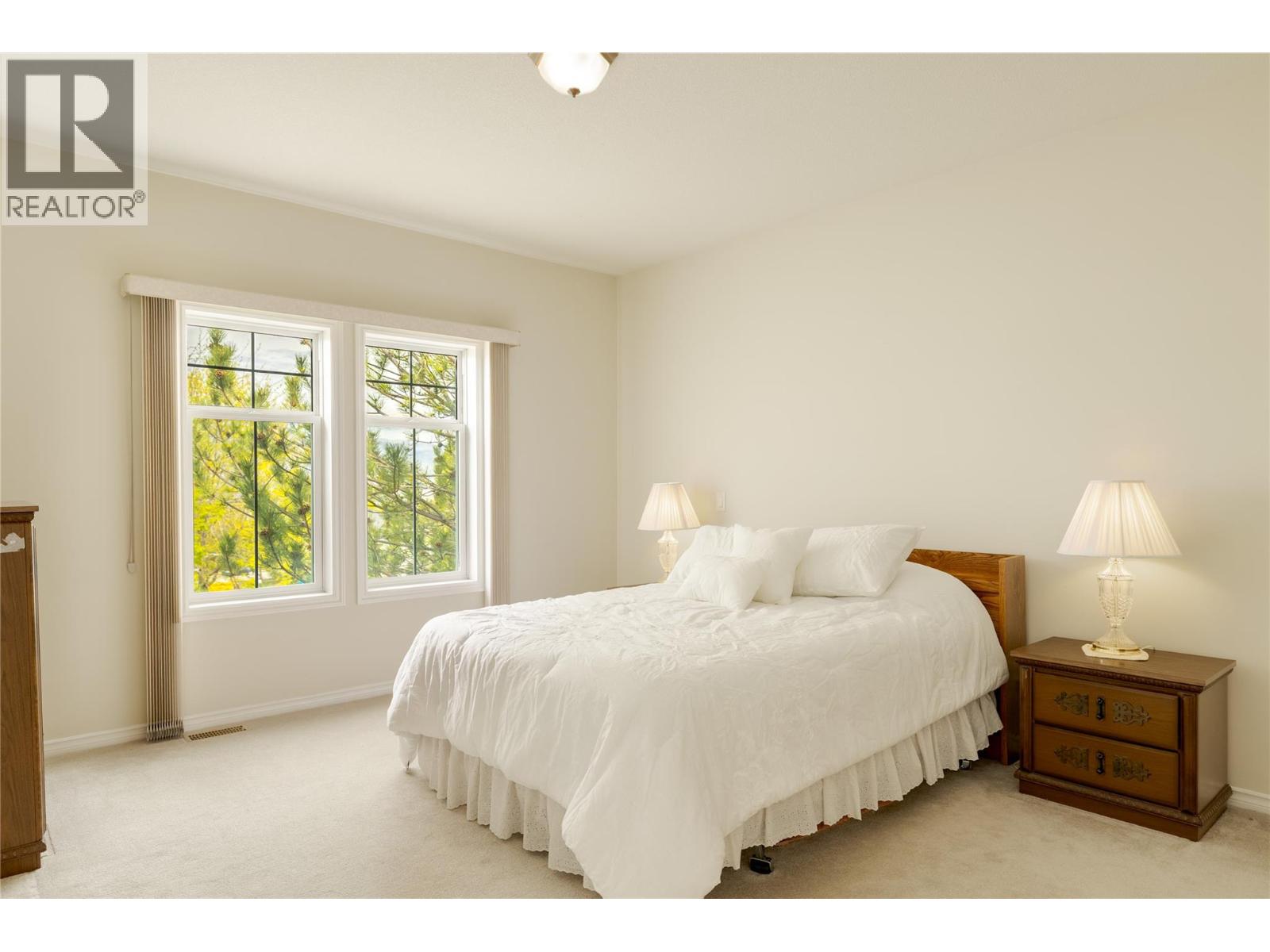 377 MCCARREN Avenue - 14