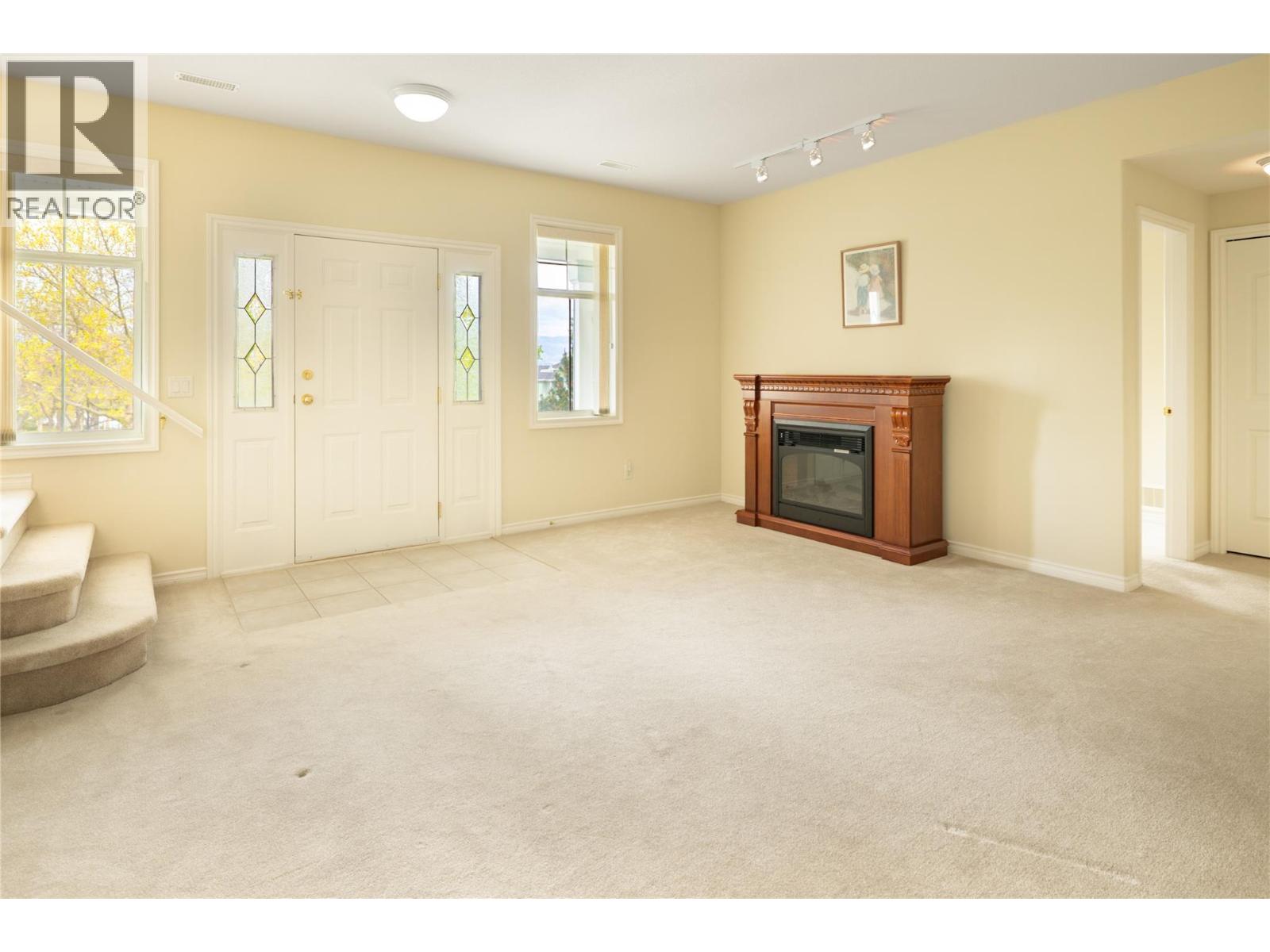 377 MCCARREN Avenue - 23