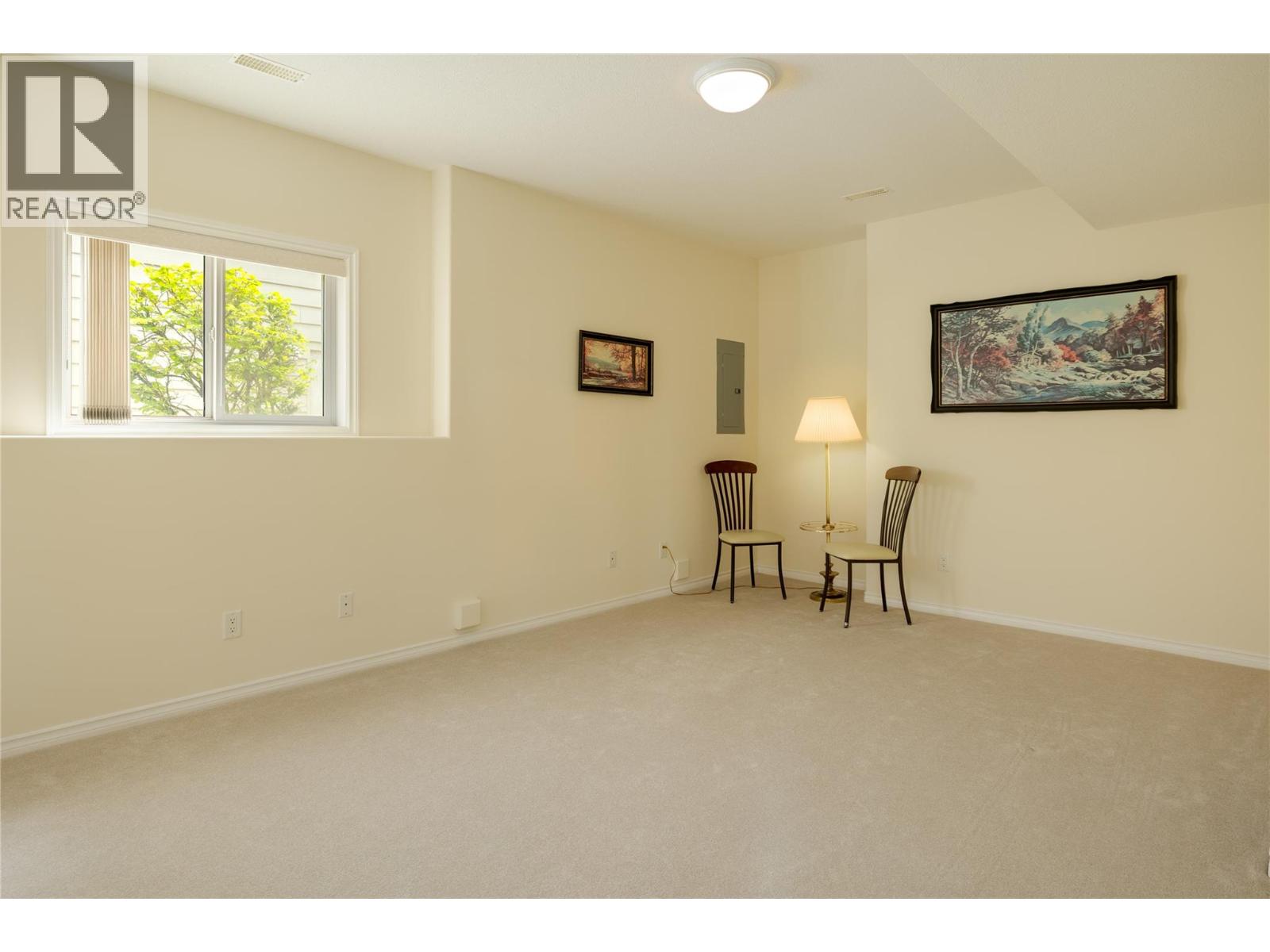 377 MCCARREN Avenue - 26