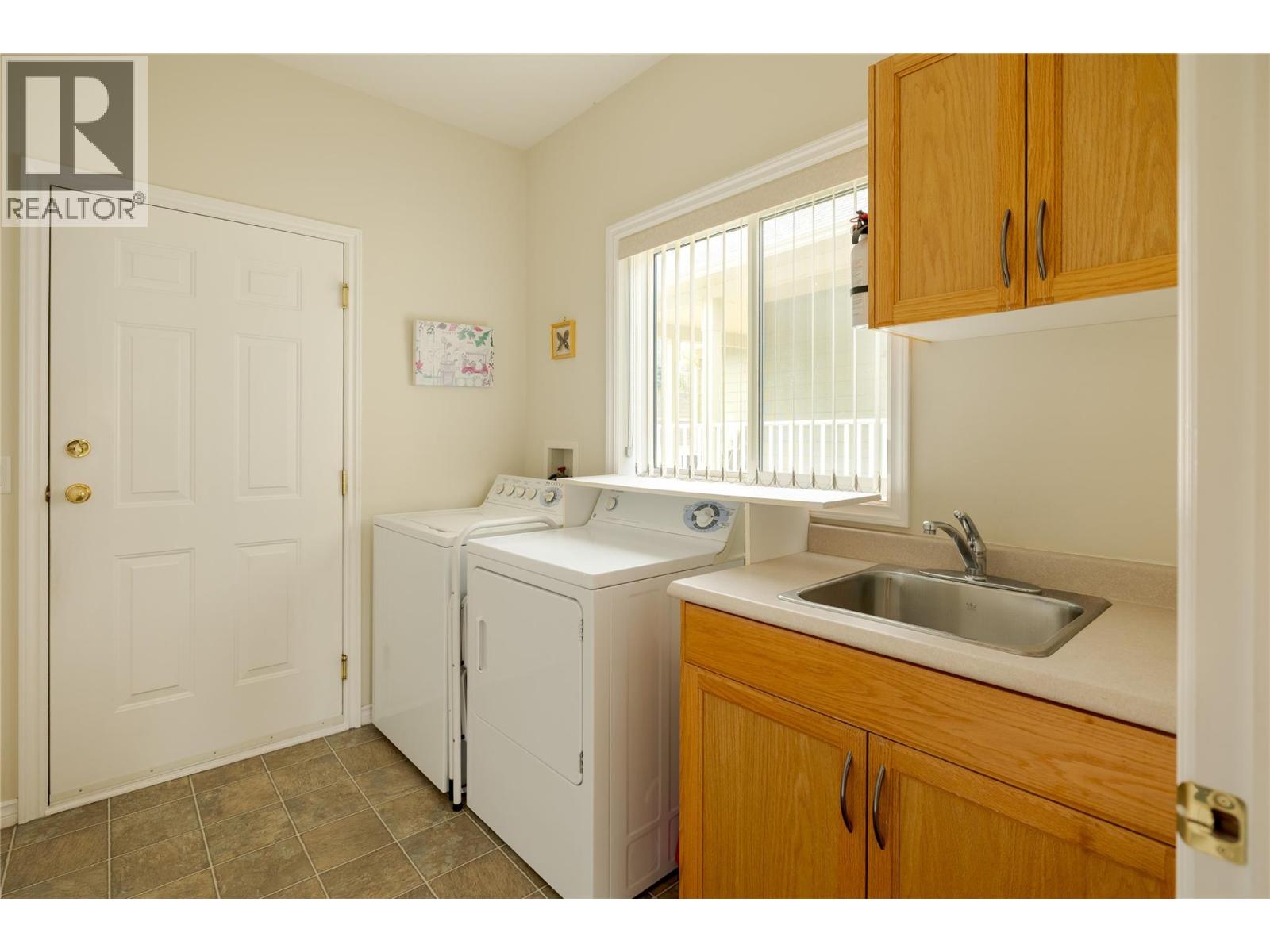 377 MCCARREN Avenue - 29