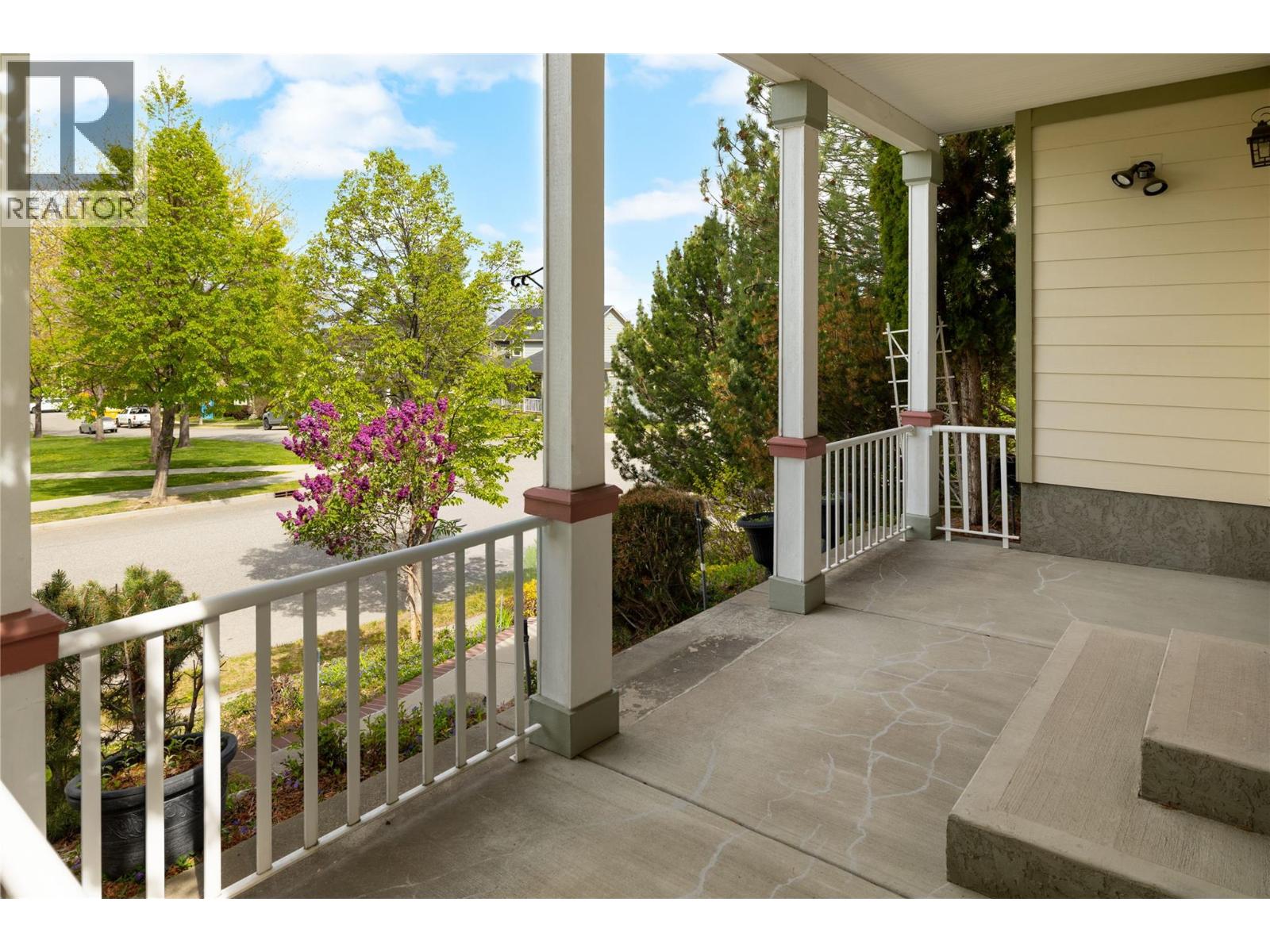 377 MCCARREN Avenue - 30