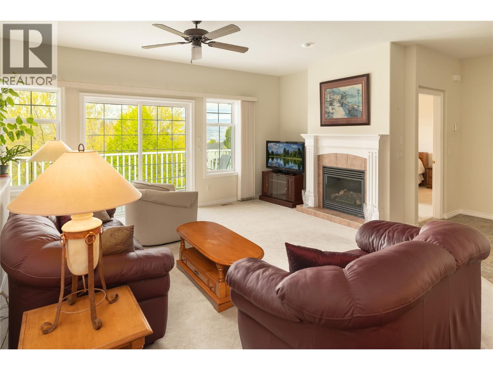 377 MCCARREN Avenue - 9