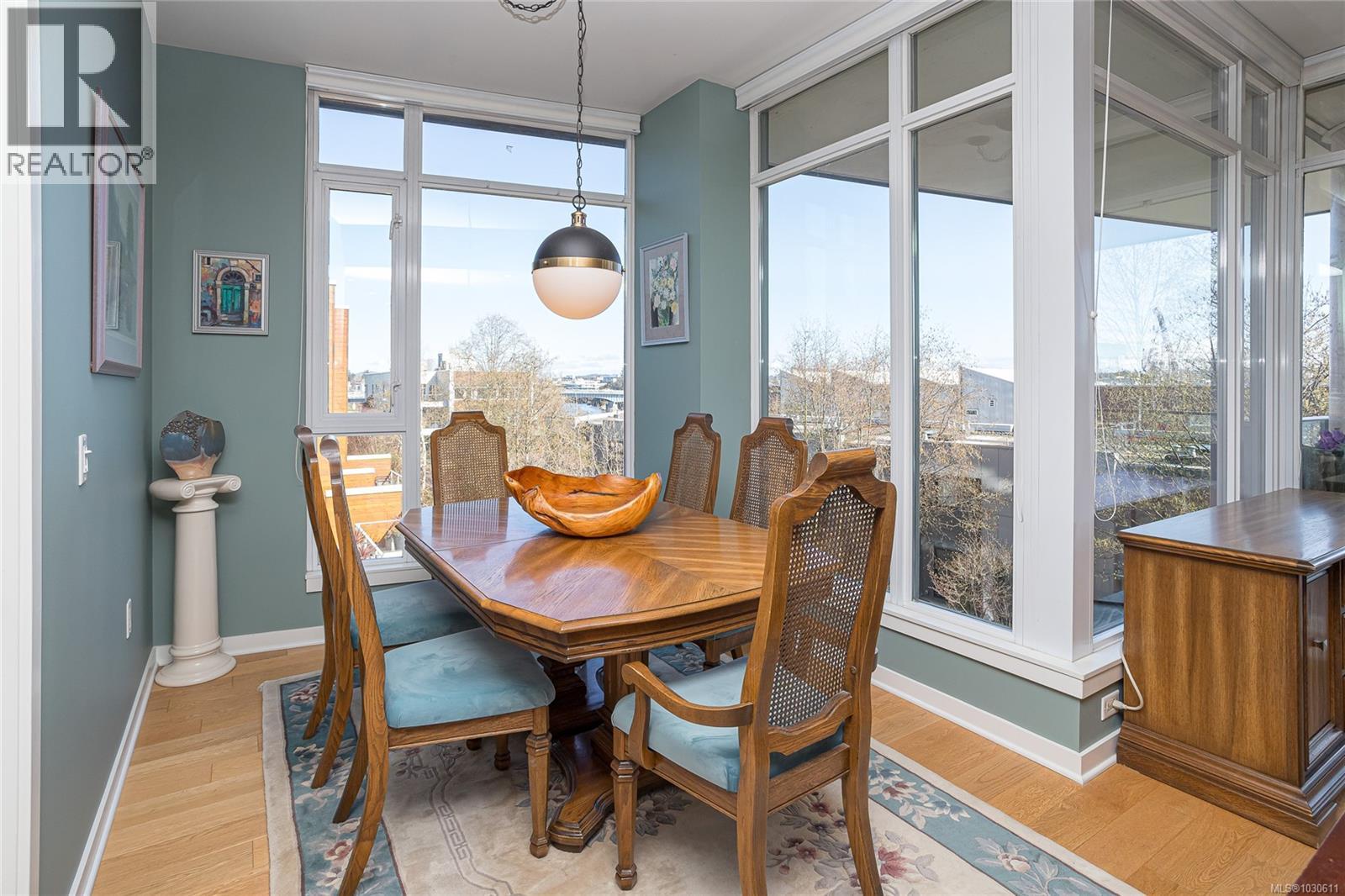 #203 379 Tyee Rd - 16