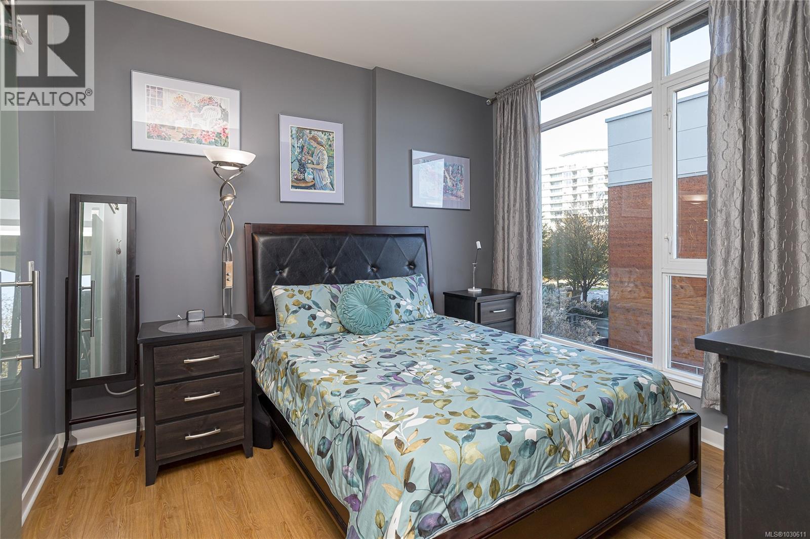 #203 379 Tyee Rd - 20