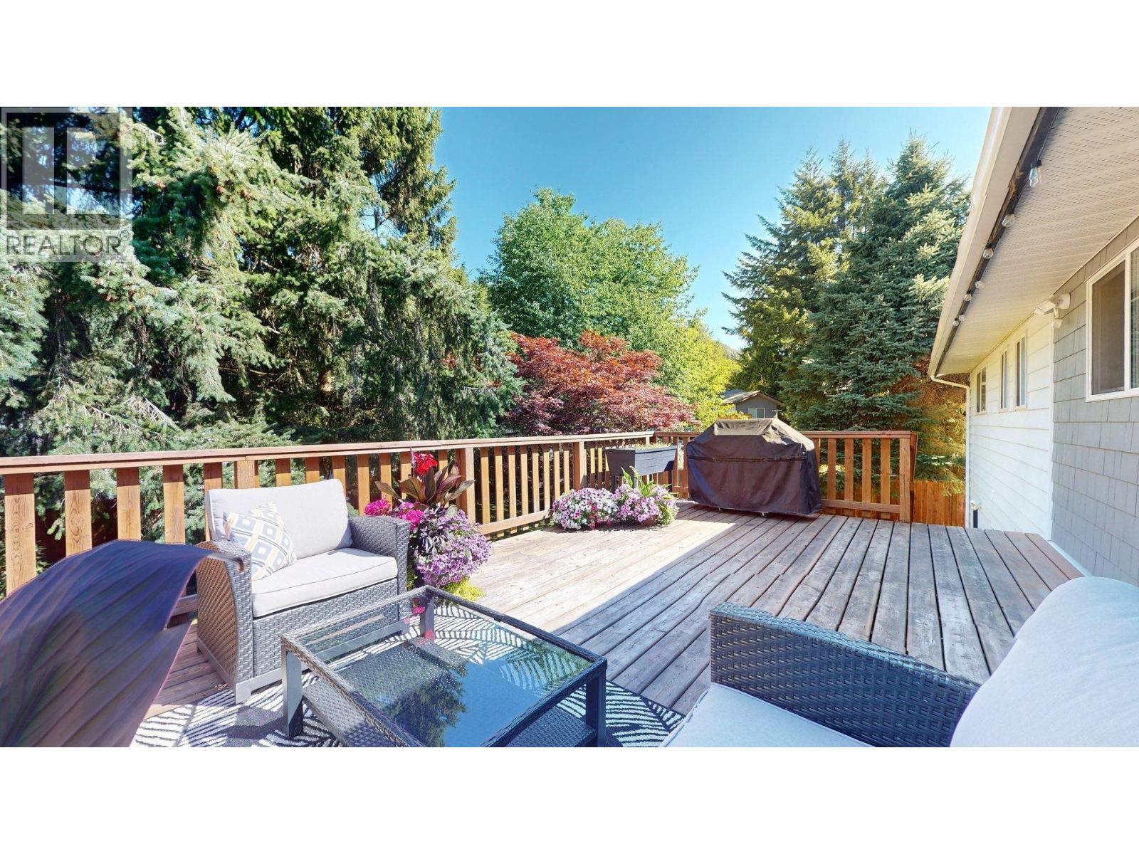 5 Bed, 3 Bath House for Sale in Squamish – 38549 WESTWAY AVENUE, Squamish - Image 12