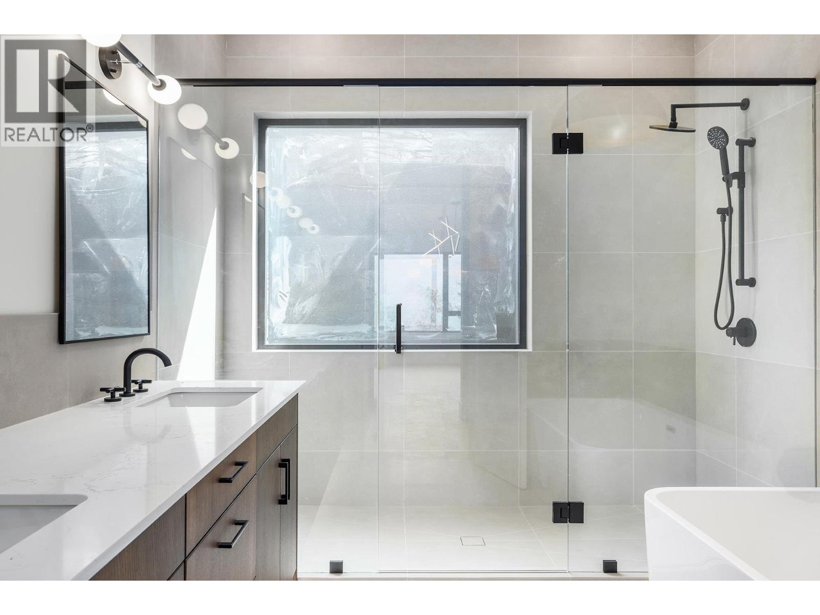  3711 McKinley Beach Drive, Kelowna