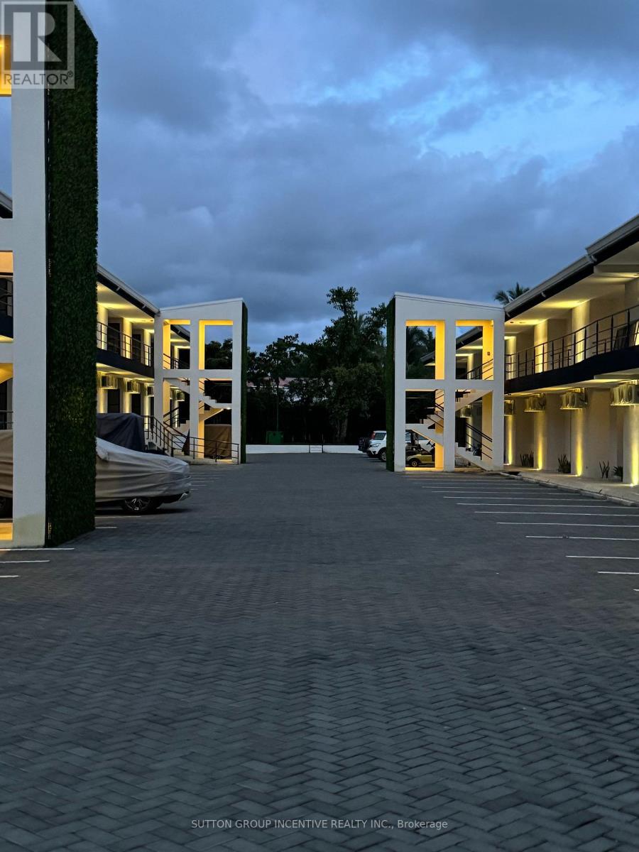 ##4 1 AZUL COURT - 12