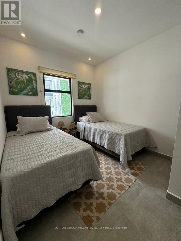 ##4 1 AZUL COURT - 15