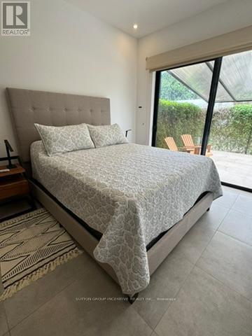 ##4 1 AZUL COURT - 16