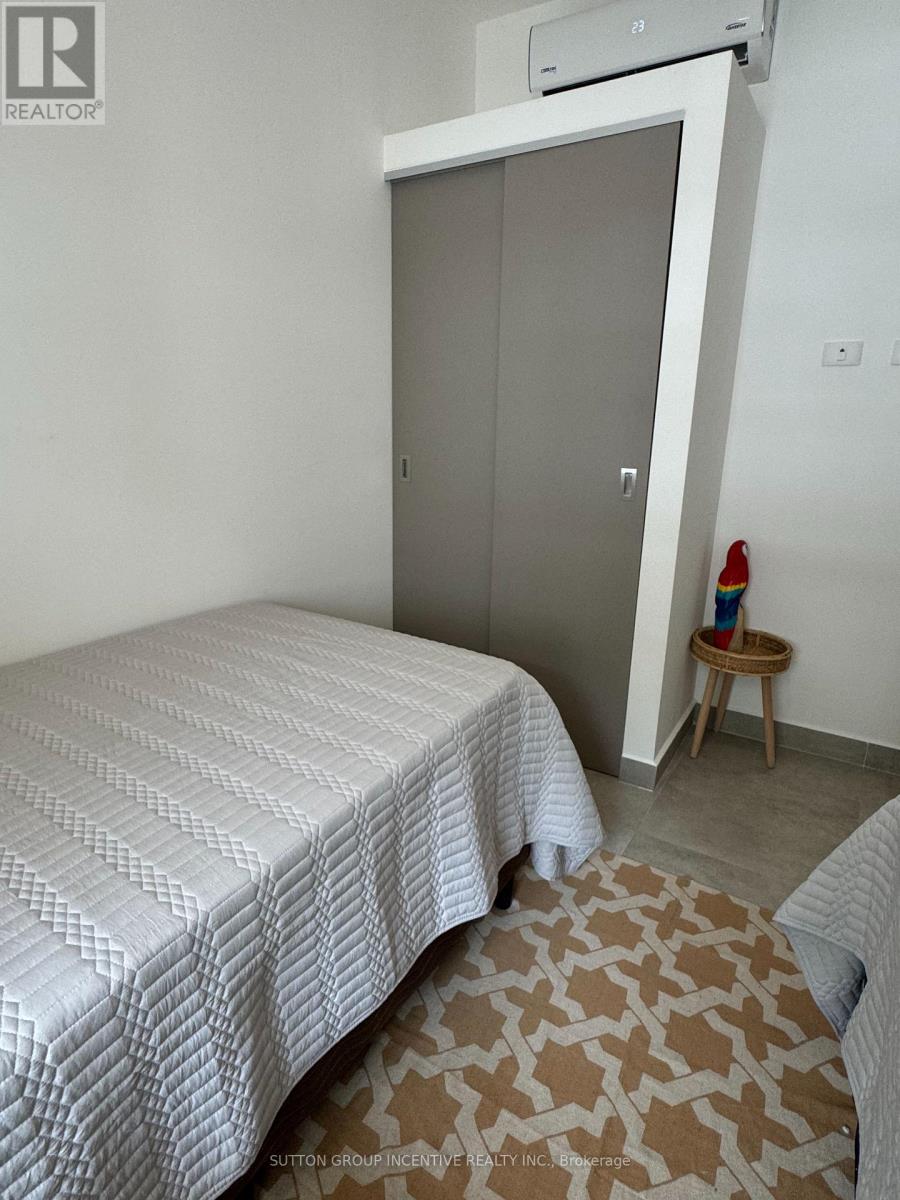 ##4 1 AZUL COURT - 17