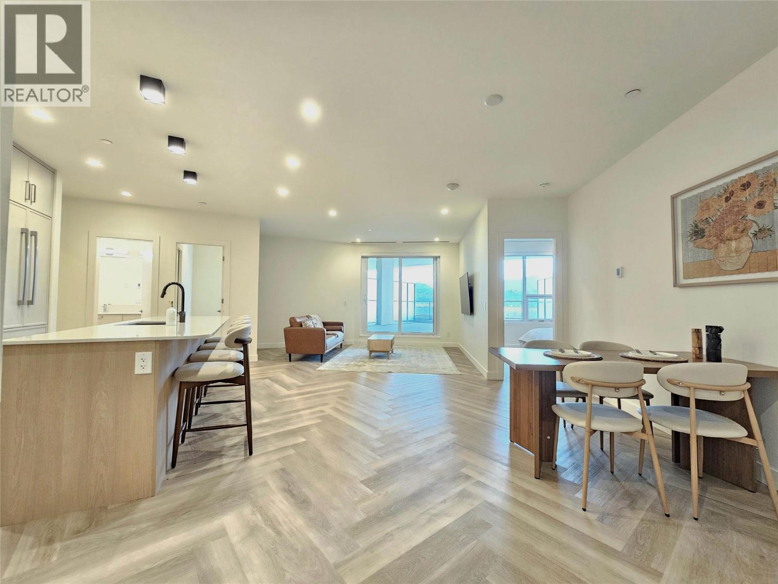 3340 Lakeshore Drive Unit# 514, Kelowna