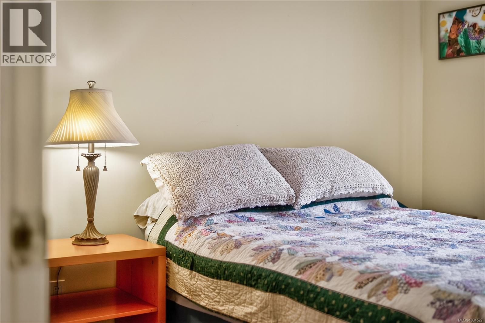 6379 Groveland Dr - 53