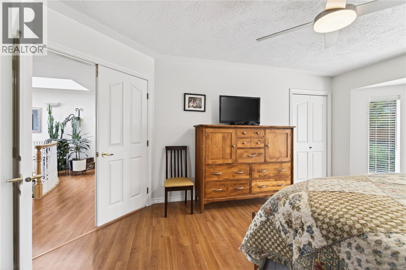 6379 Groveland Dr - 64