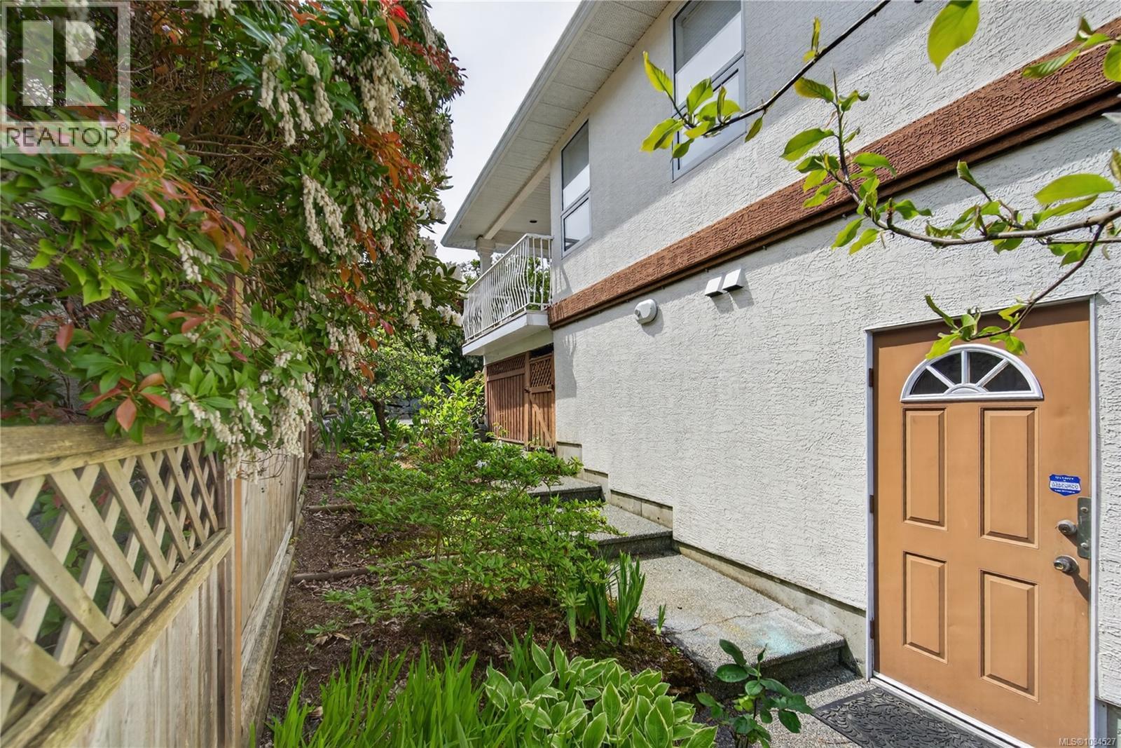 6379 Groveland Dr - 83