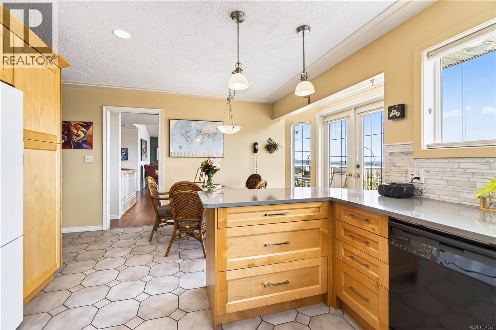 6379 Groveland Dr - 41