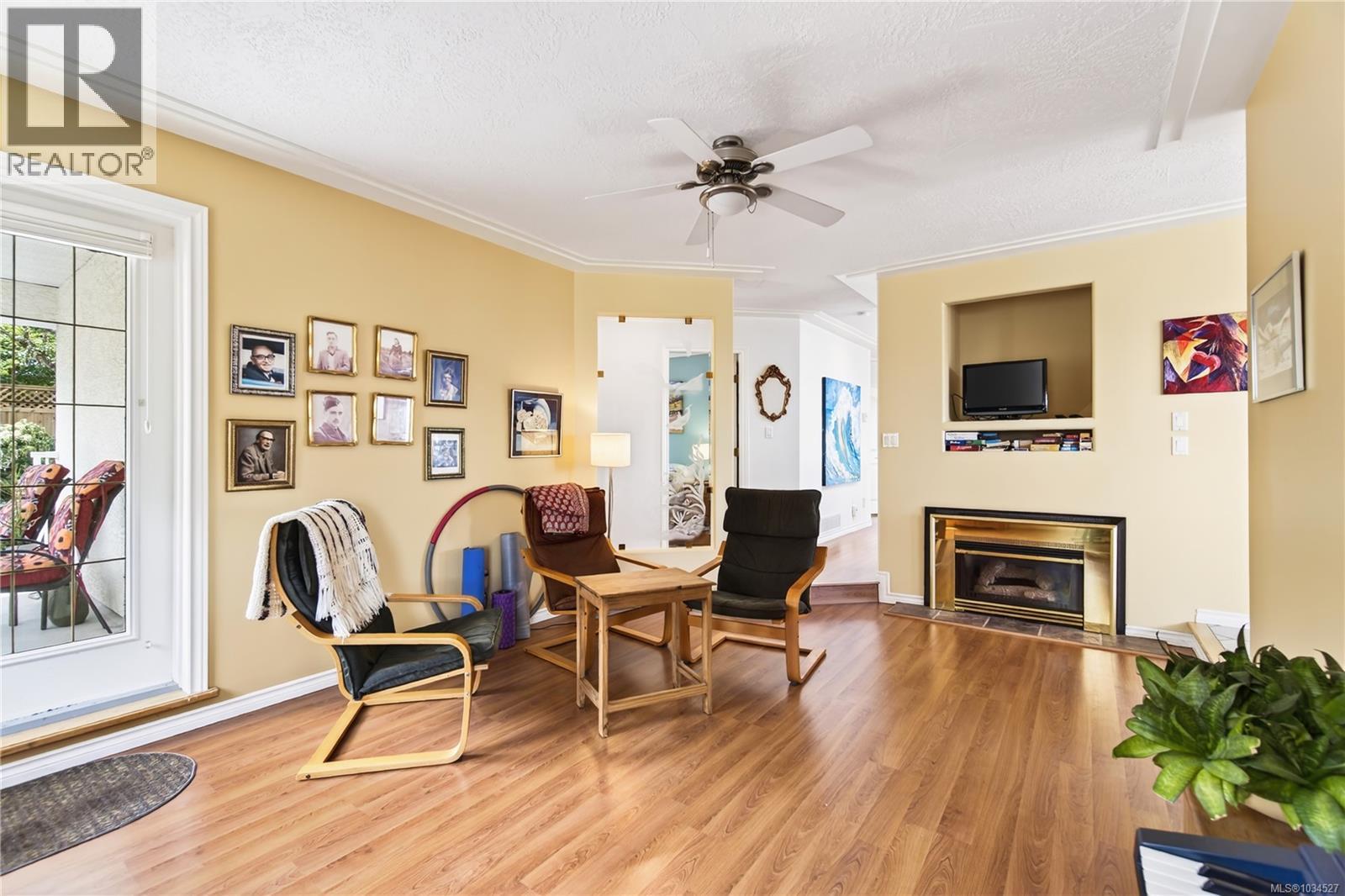 6379 Groveland Dr - 45