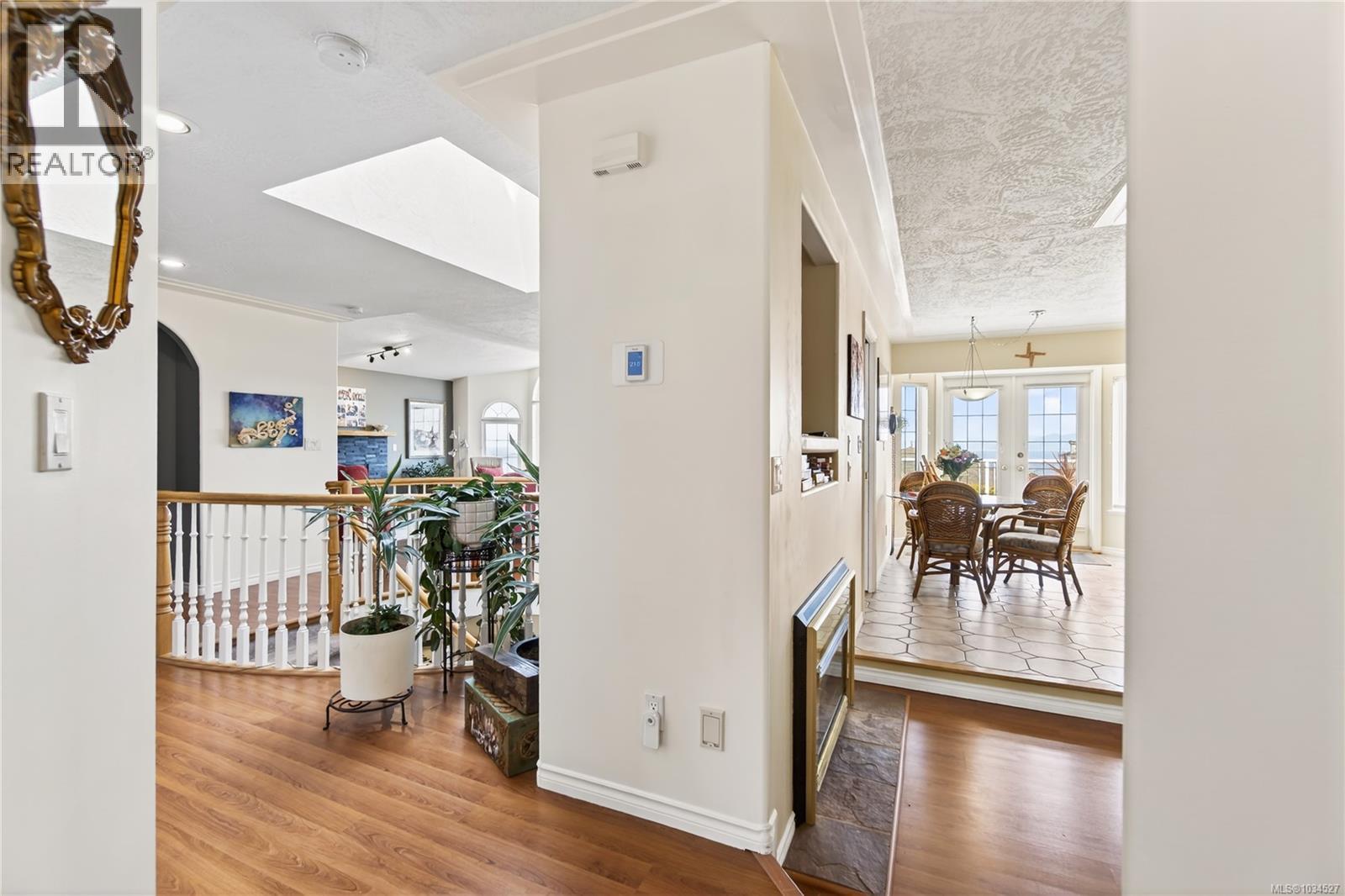 6379 Groveland Dr - 44