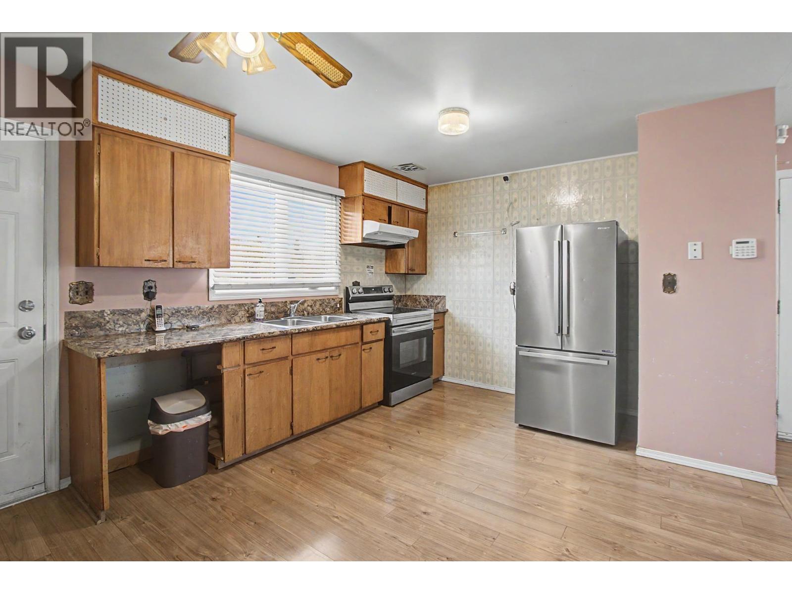 2469 15TH AVENUE - 8