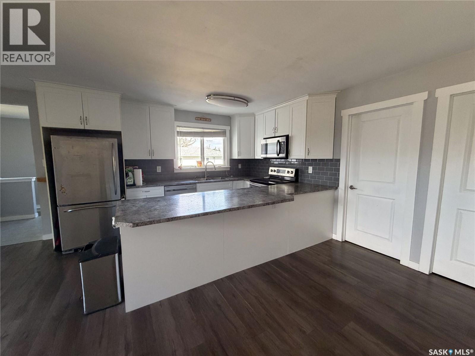 302 Aberdeen STREET - 4