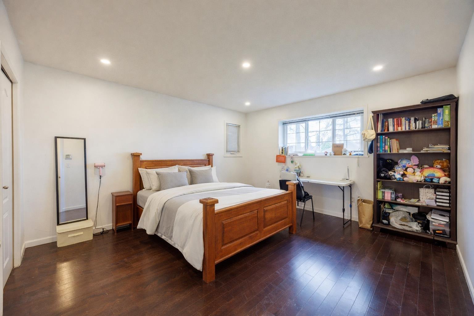 3 Bed, 3 Bath House for Sale in Surrey – 10333 167 STREET, Surrey - Image 2