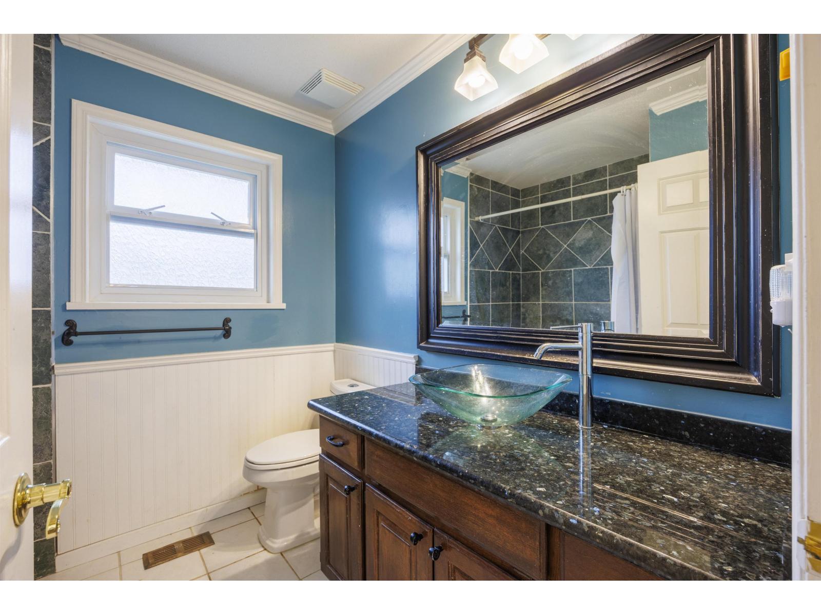 3 Bed, 3 Bath House for Sale in Surrey – 10333 167 STREET, Surrey - Image 9
