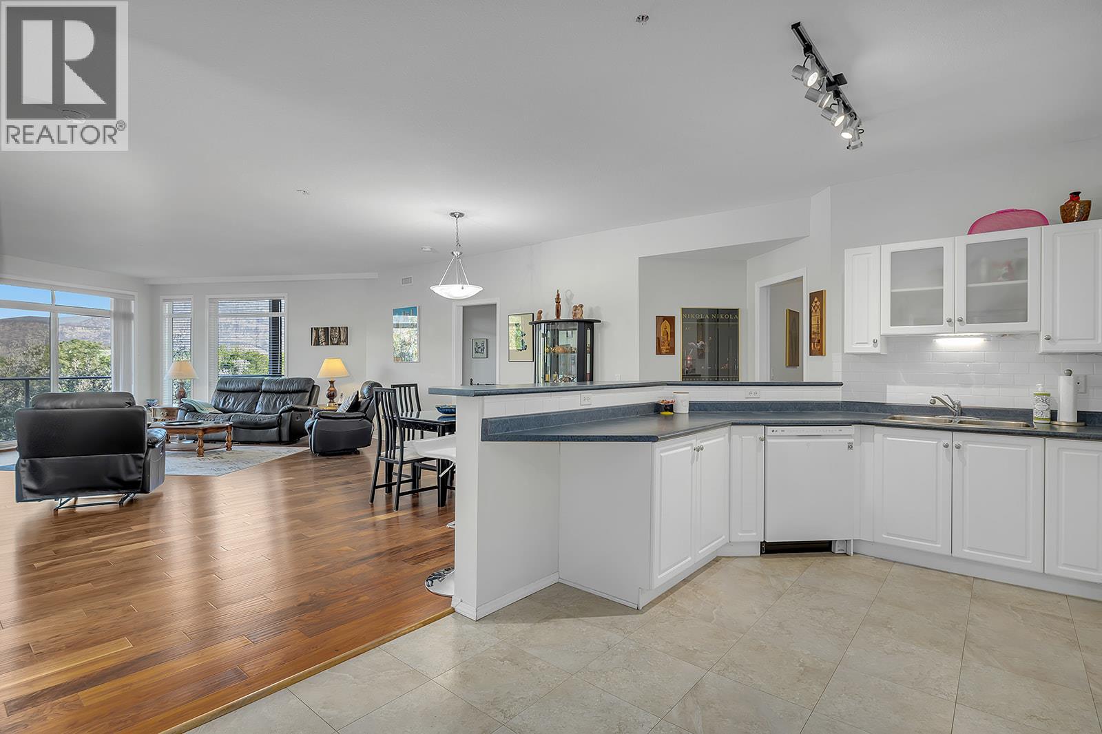 1088 Sunset Drive Unit# 410, Kelowna