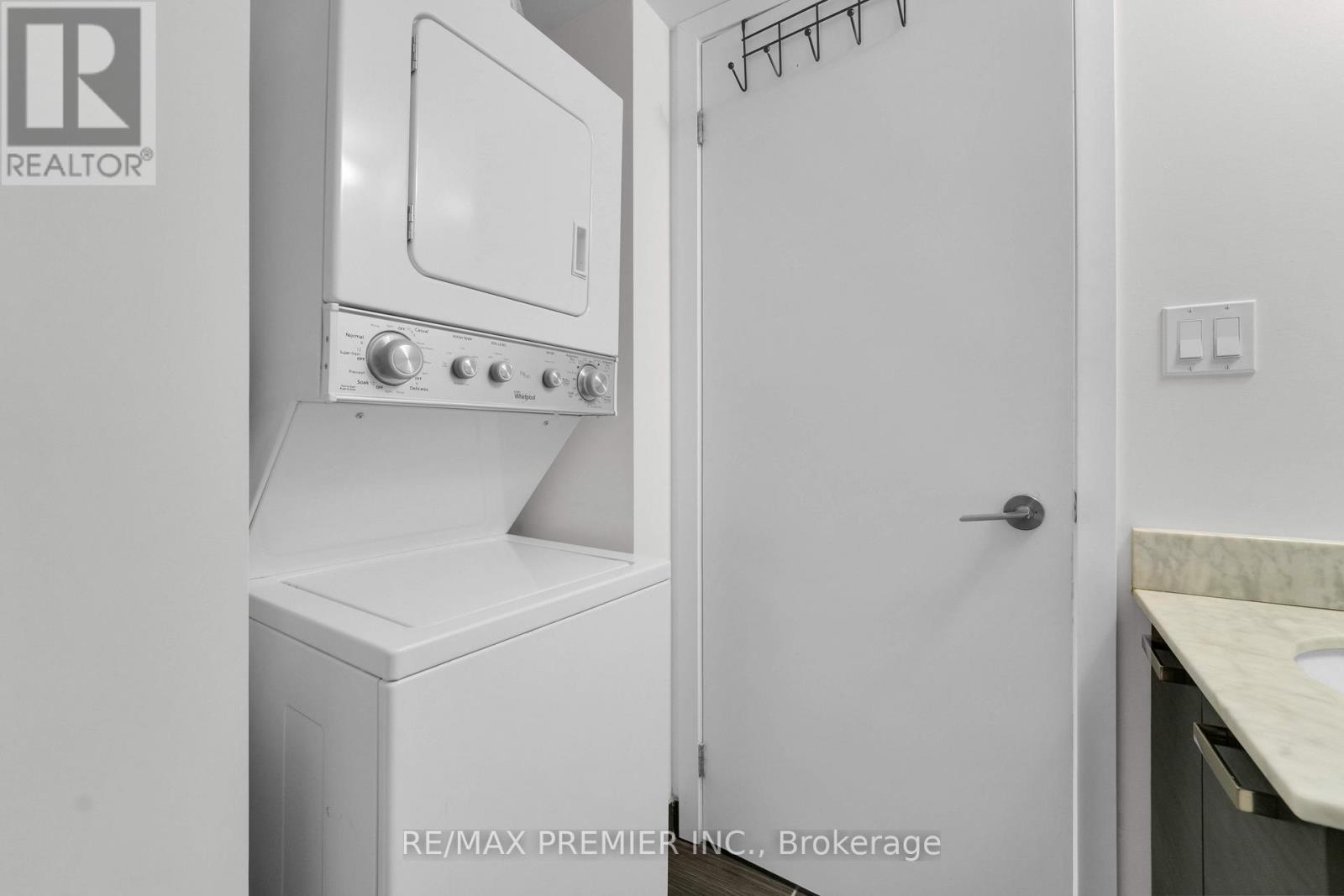 #343 68 ABELL STREET - 8