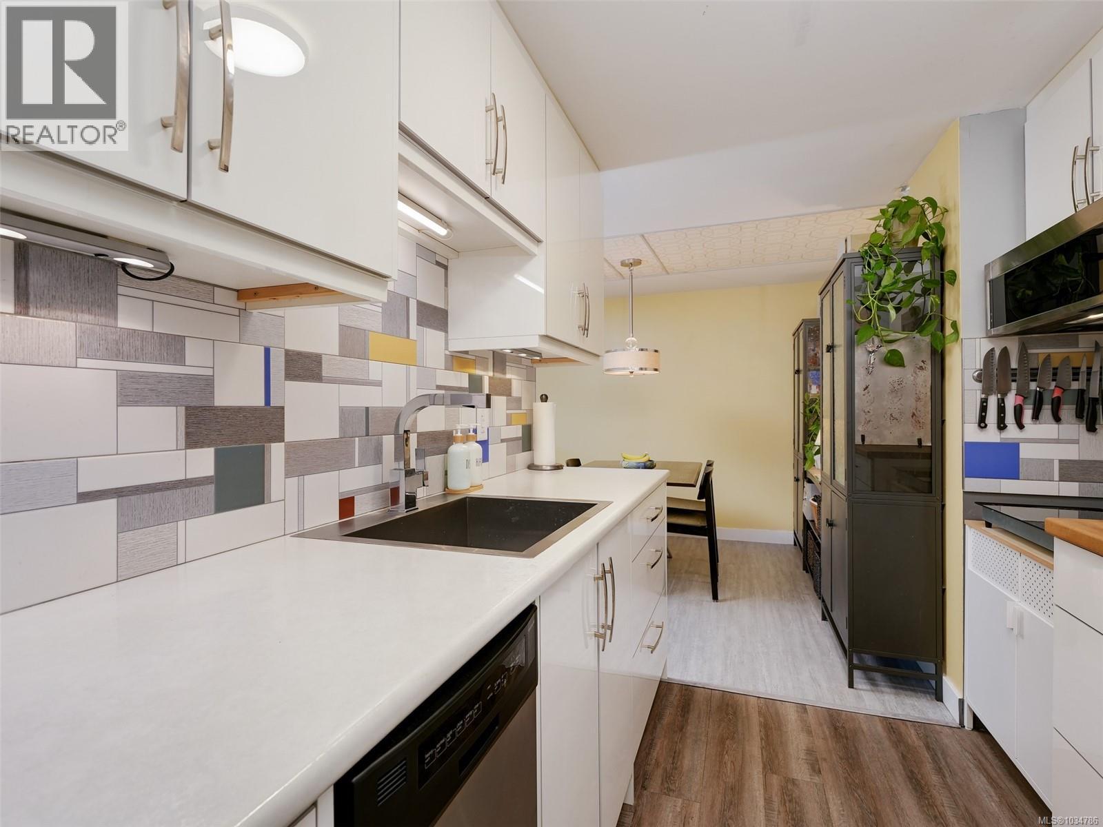 #102 3277 Quadra St - 5