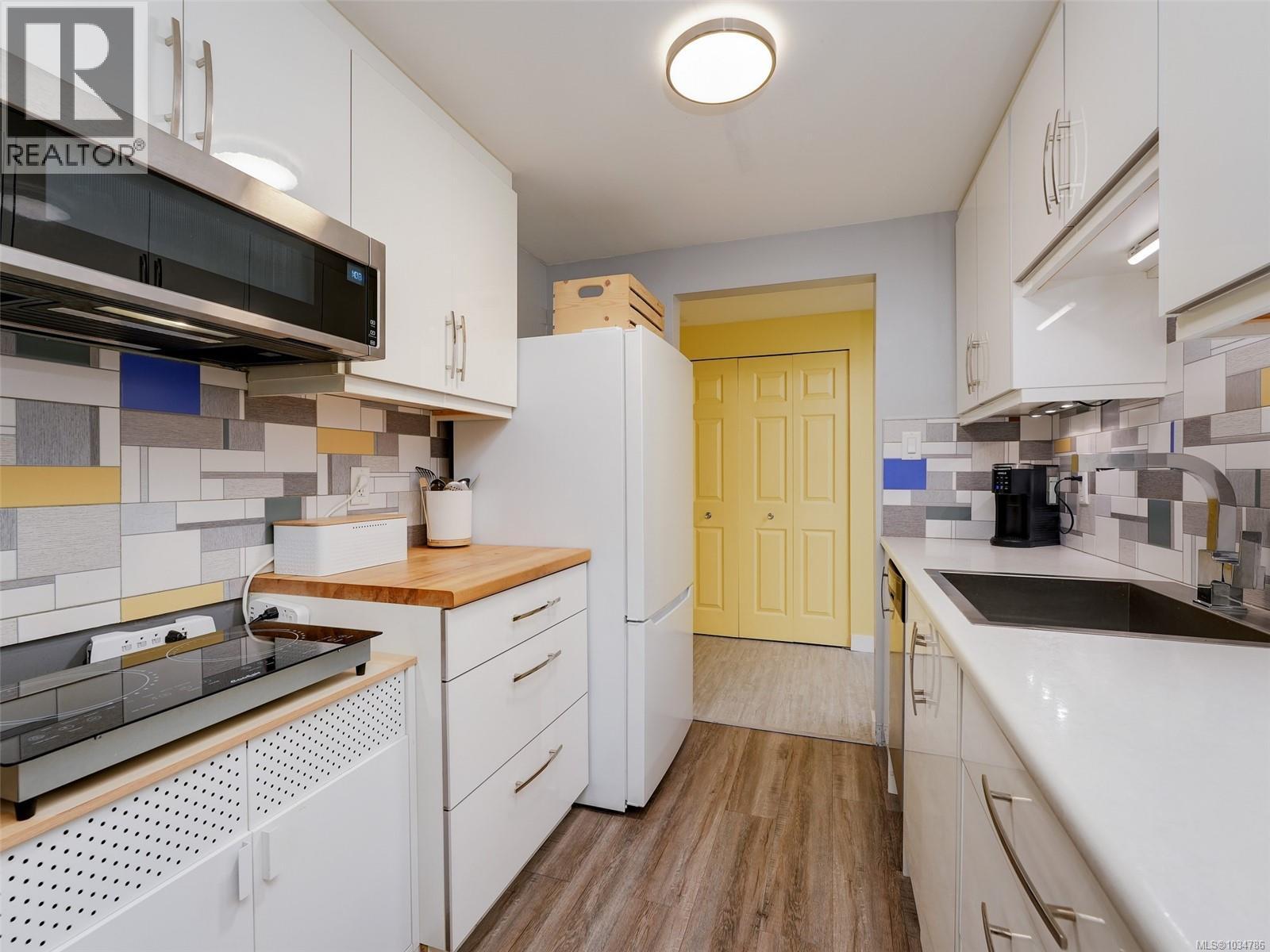 #102 3277 Quadra St - 6