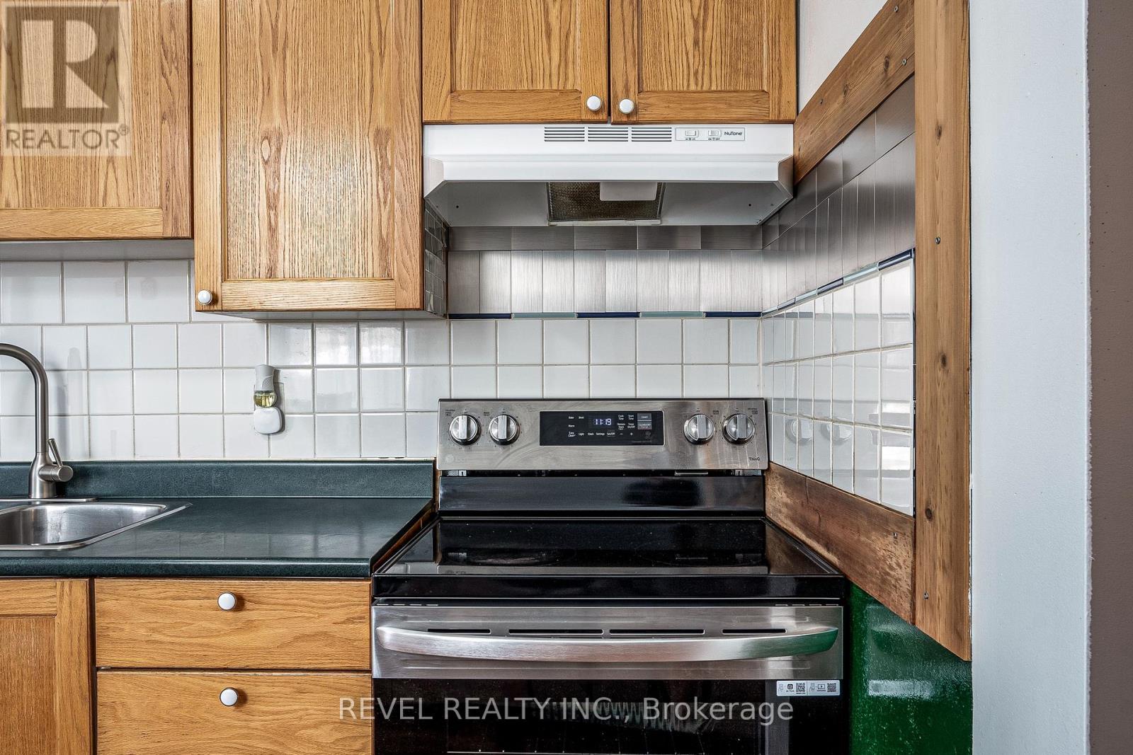 51 TISDALE STREET N - 20