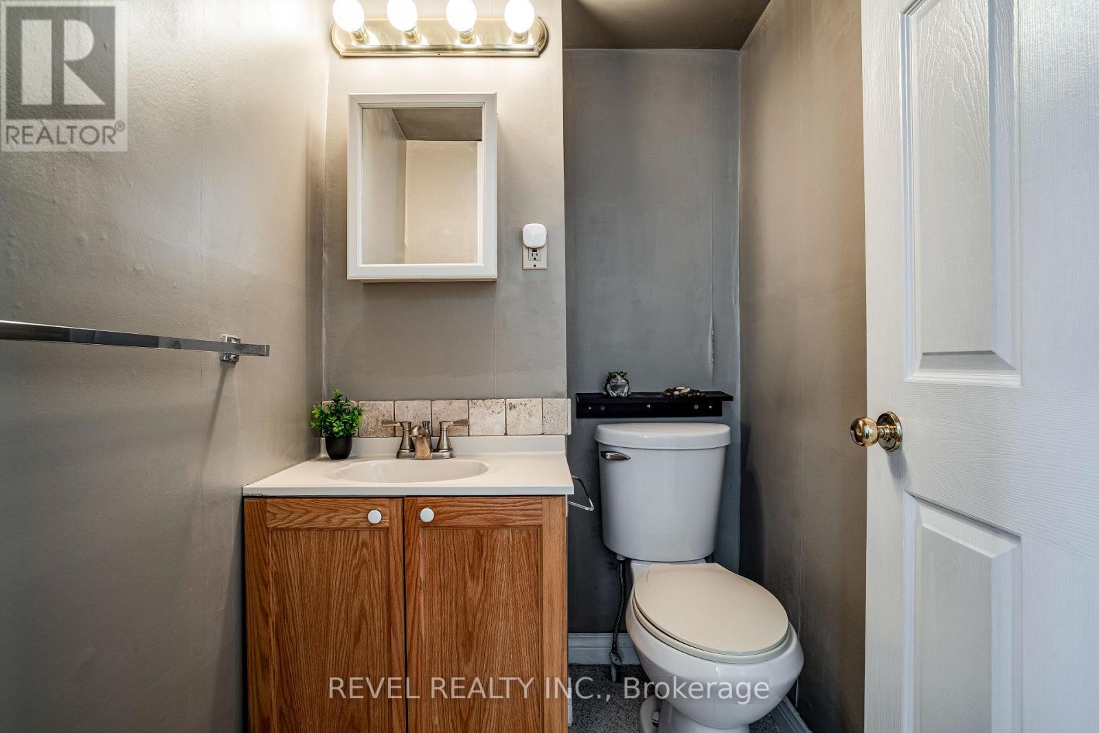 51 TISDALE STREET N - 25