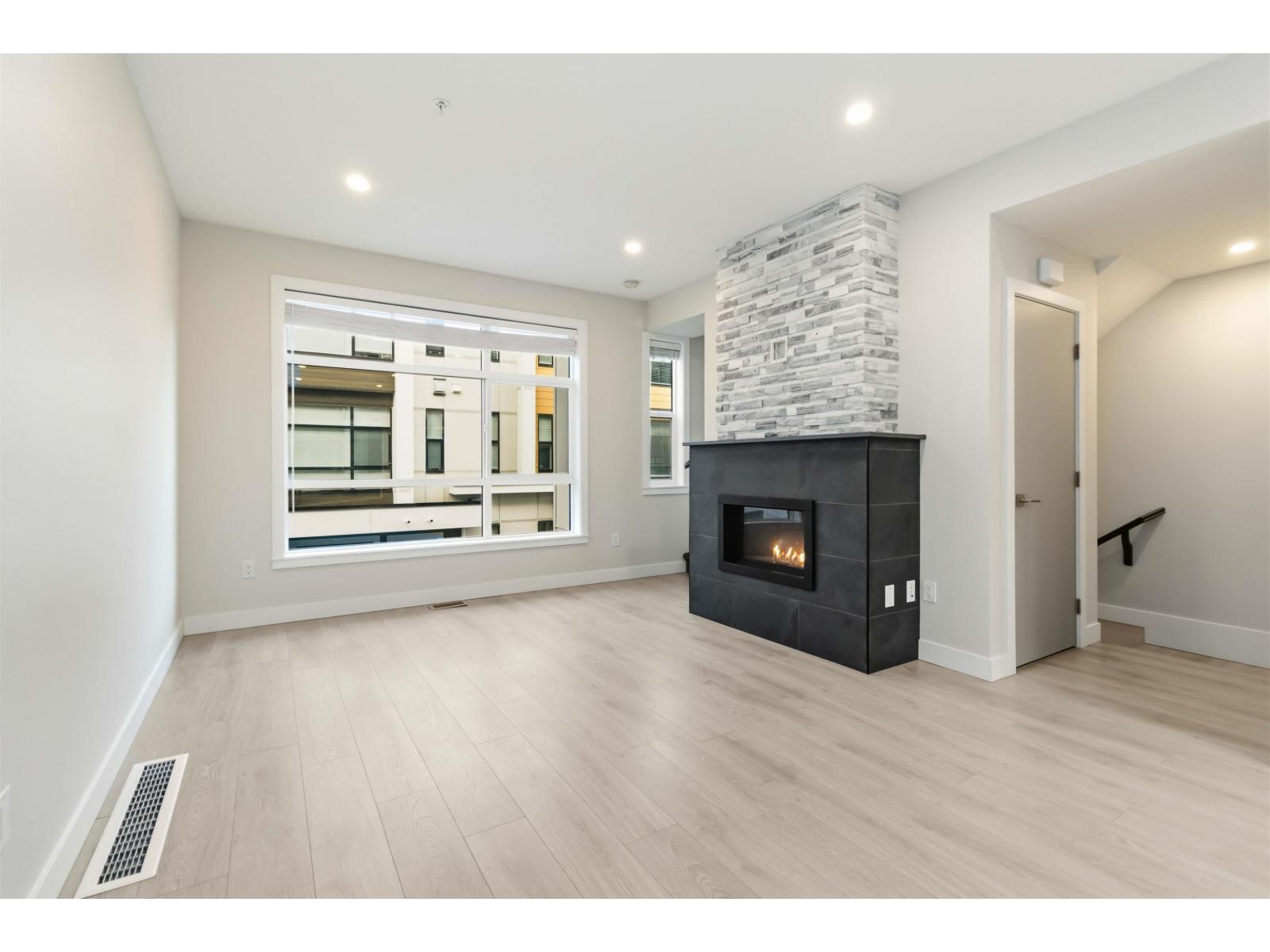 211 46150 THOMAS ROAD, Vedder Crossing, Chilliwack