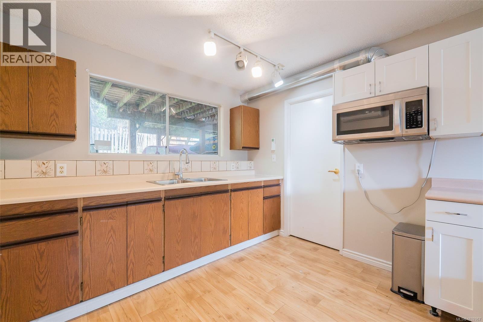 3367 Rock City Rd - 24
