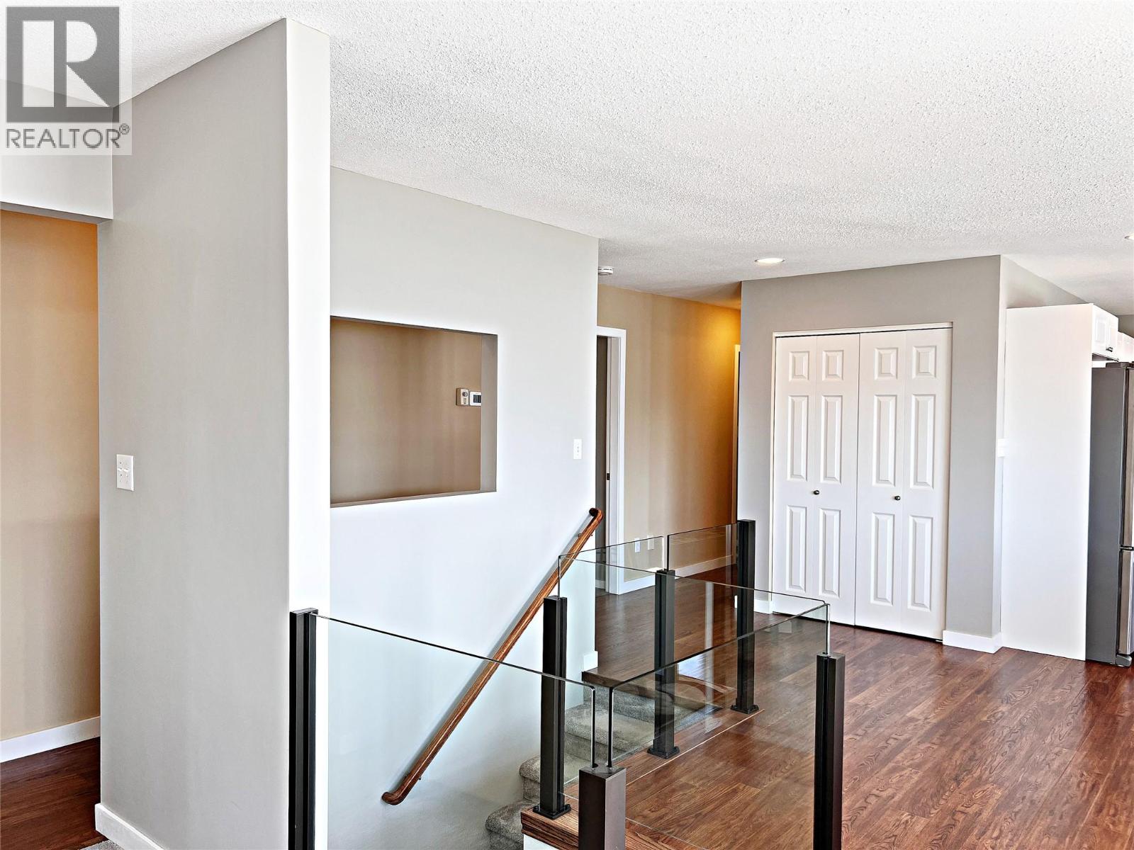 5216 Sutherland Road - 20