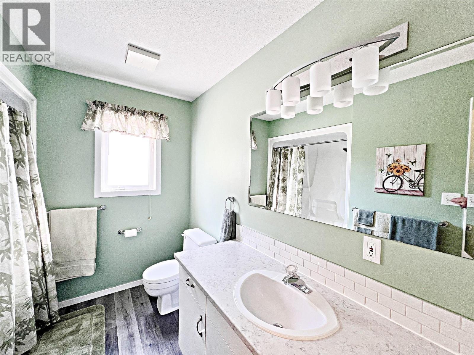 5216 Sutherland Road - 32
