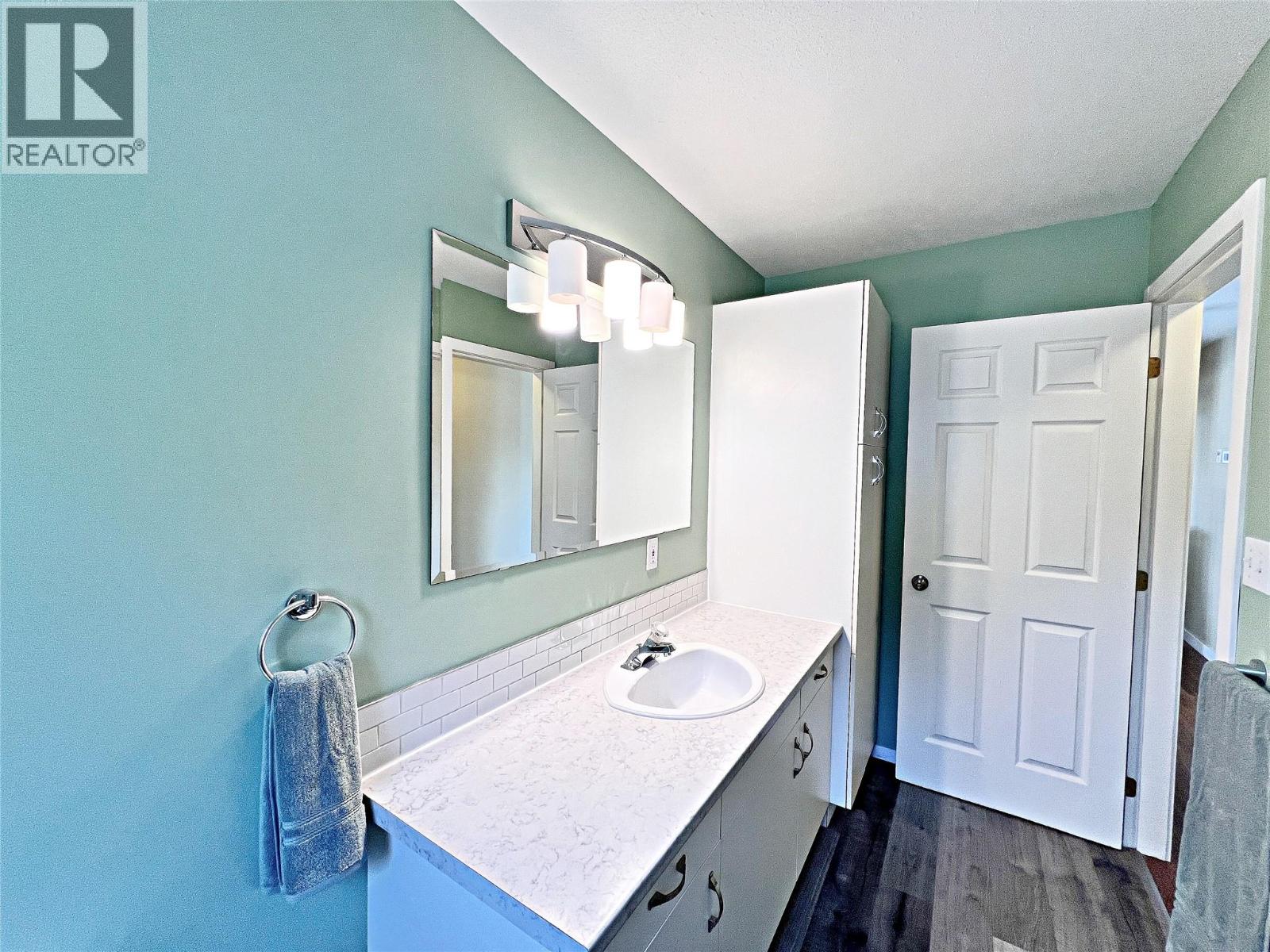 5216 Sutherland Road, Peachland
