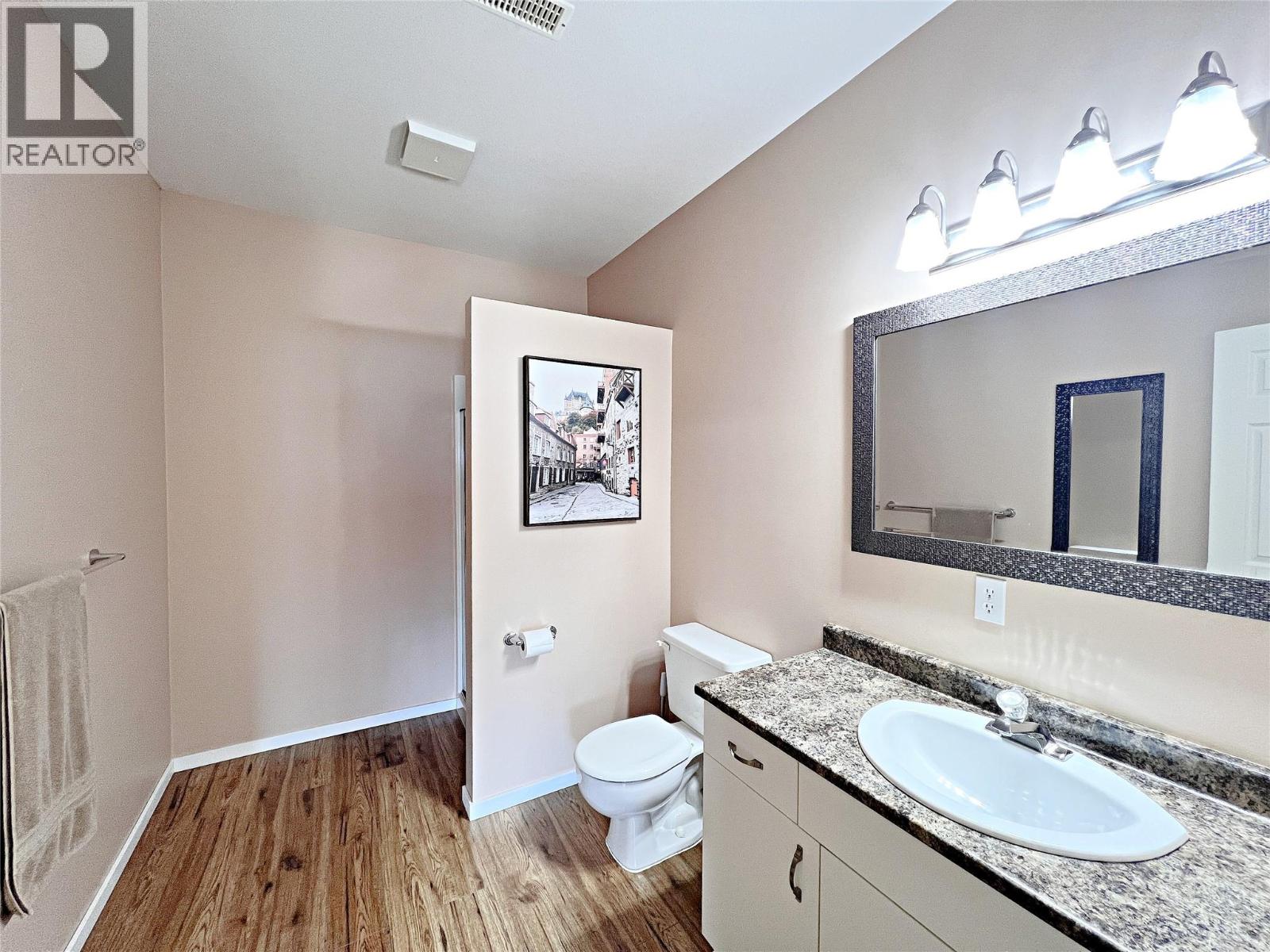 5216 Sutherland Road - 47