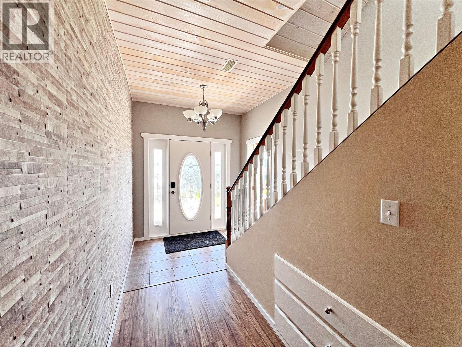 5216 Sutherland Road - 53