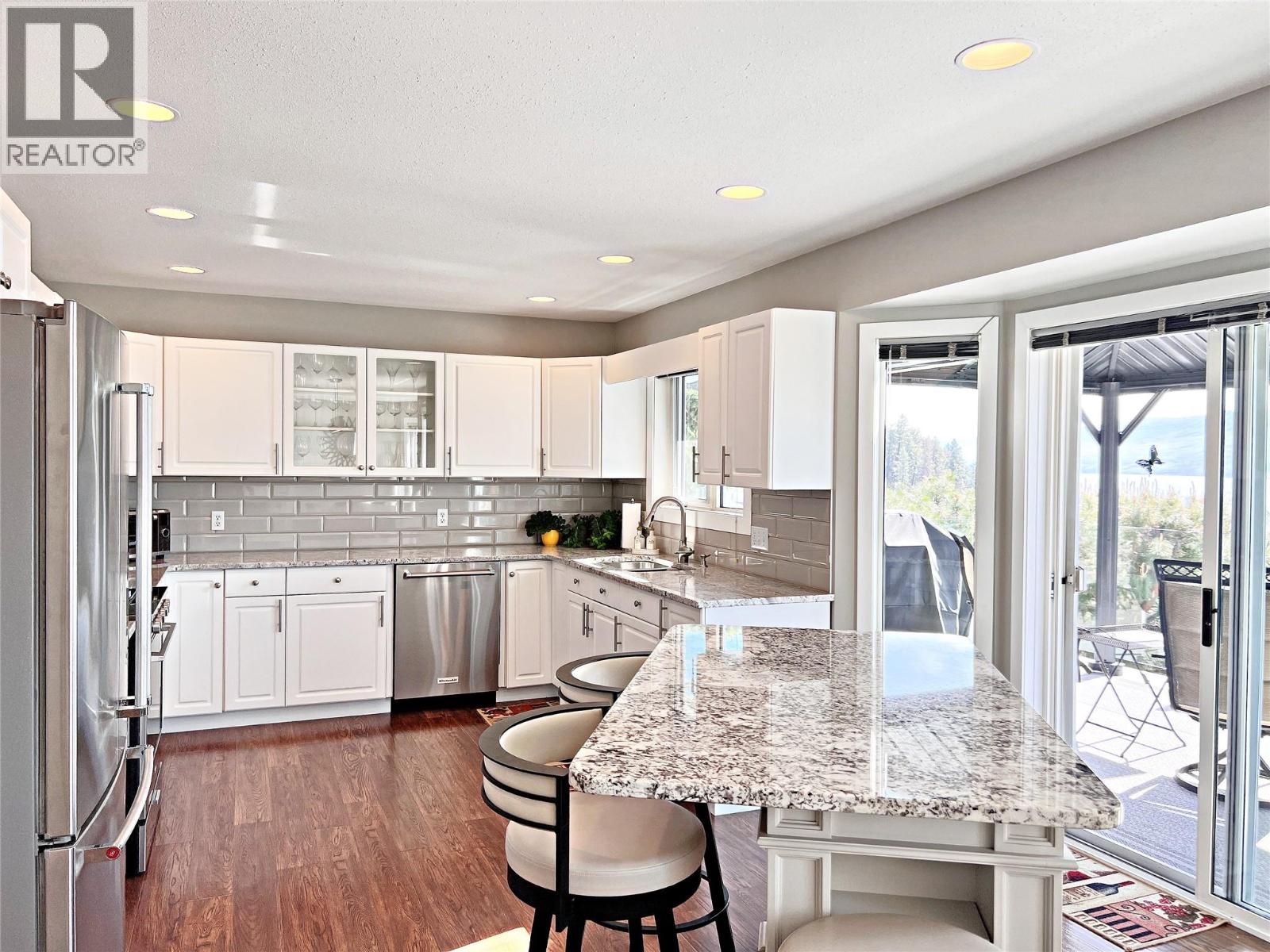 5216 Sutherland Road - 13