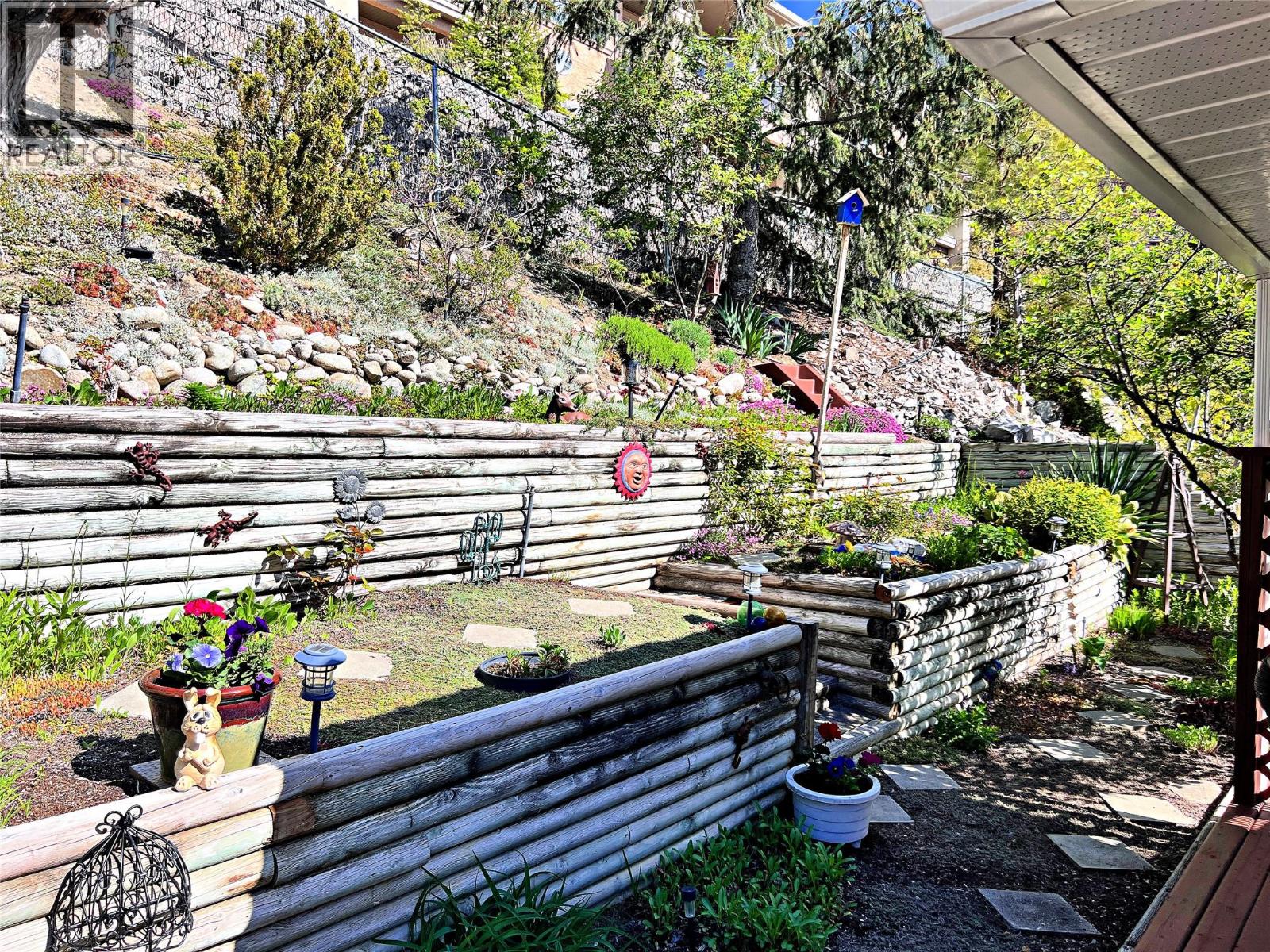 5216 Sutherland Road - 37