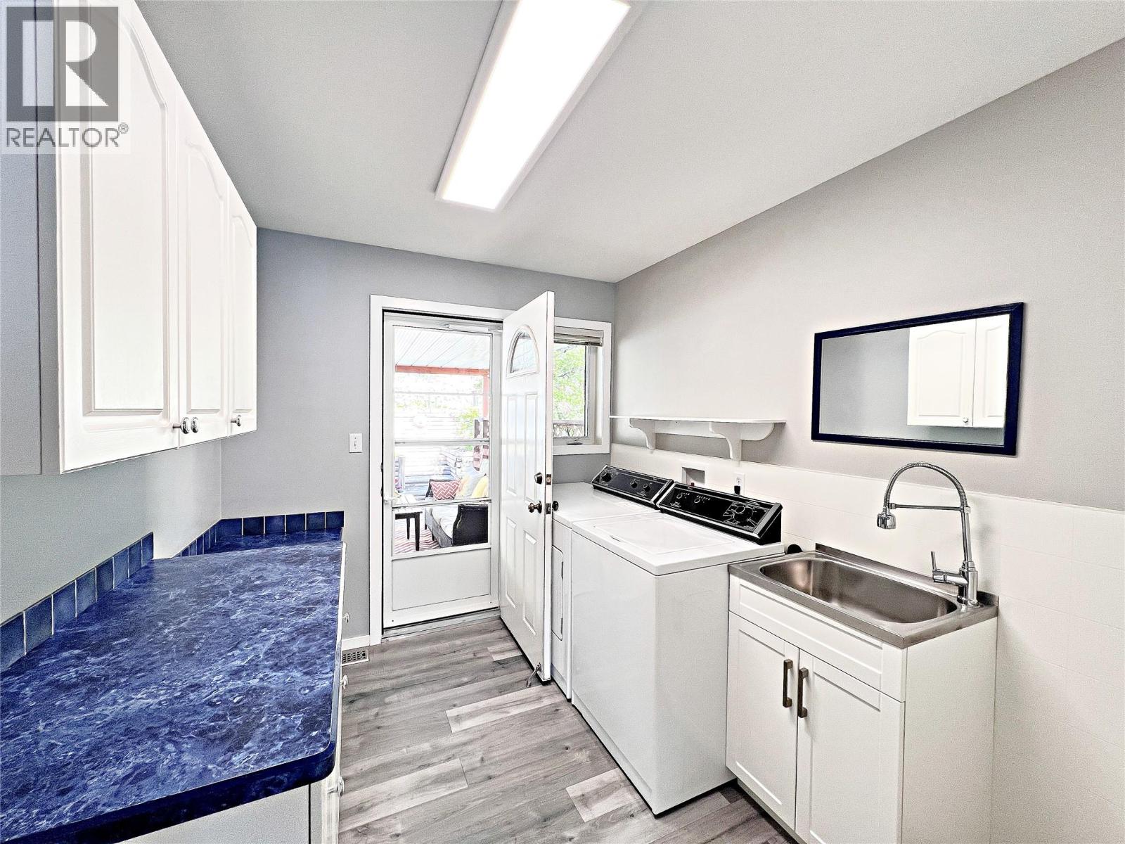 5216 Sutherland Road, Peachland