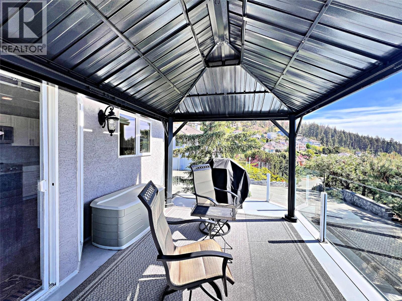 5216 Sutherland Road, Peachland