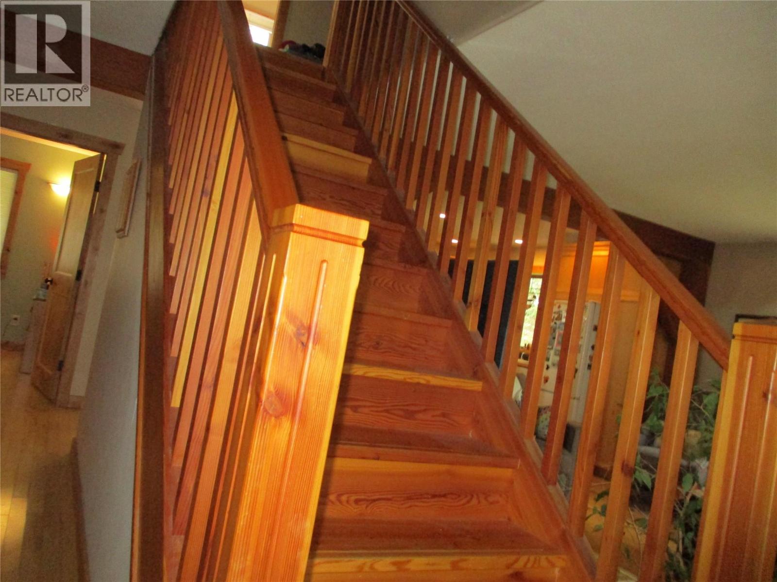 863 Gardom Lake Road - 16