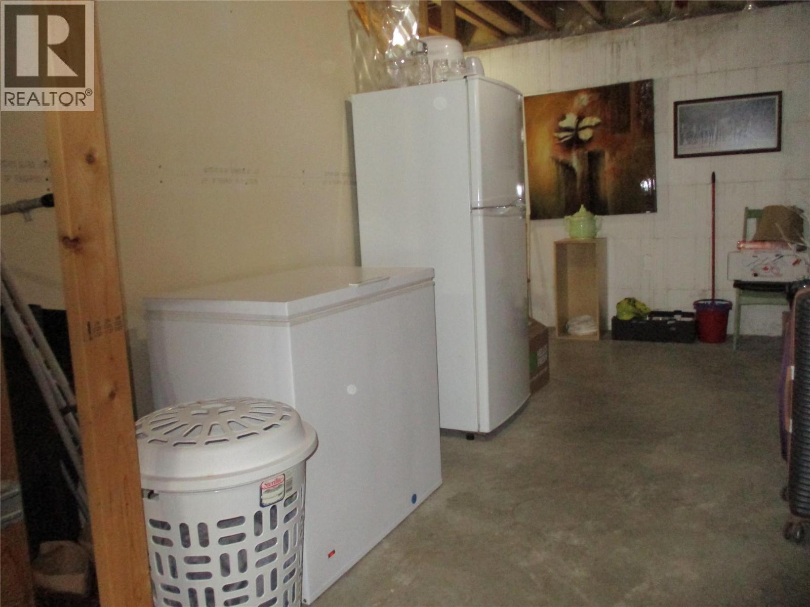 863 Gardom Lake Road - 25