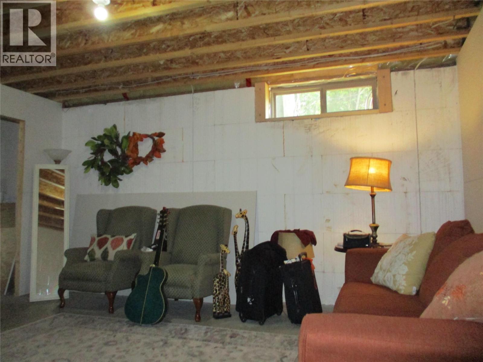 863 Gardom Lake Road - 26